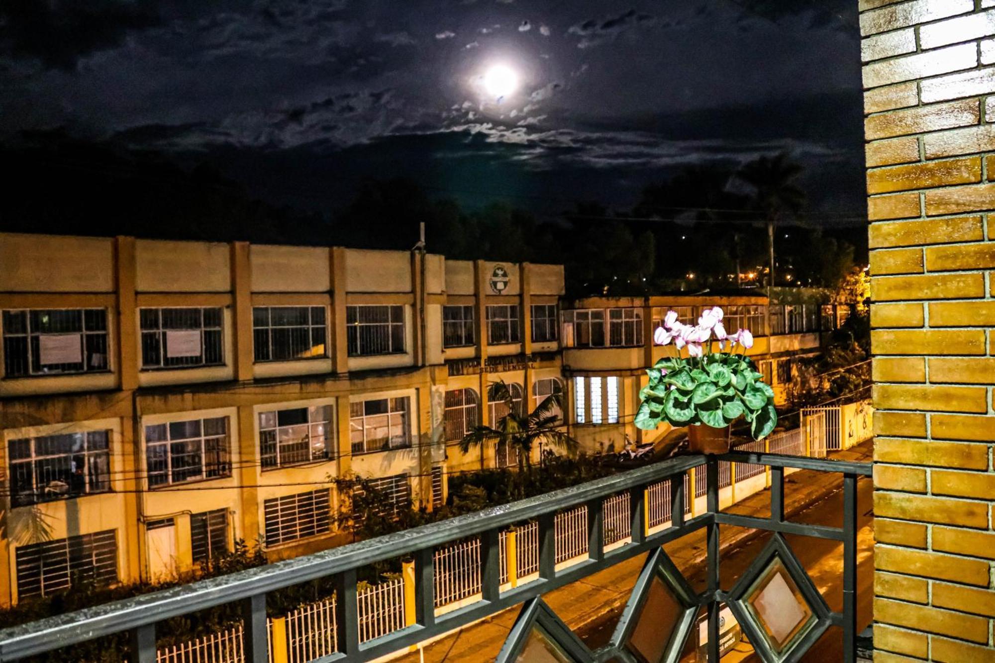 Hotel Ciudad Dulce Moniquira Bagian luar foto